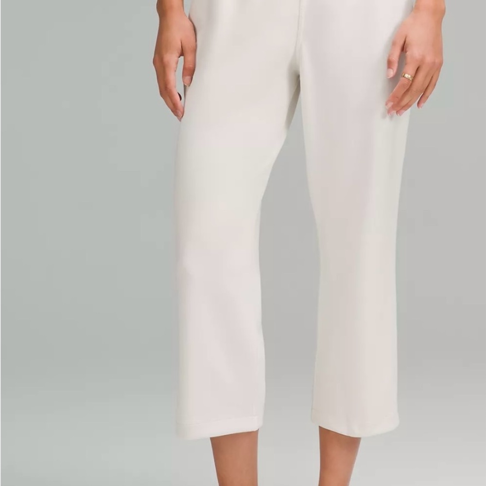 Softstreme High-Rise Straight-leg Cropped Pant